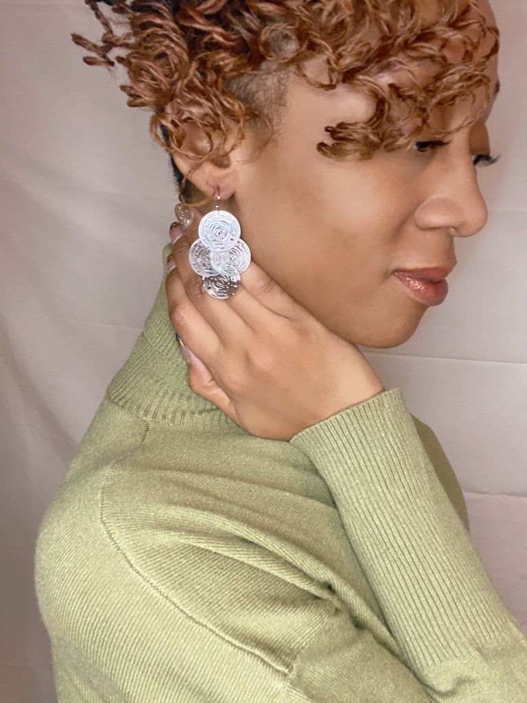 Flower dangle earrings